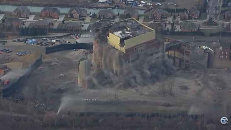 Video: Detroit power plant demolished