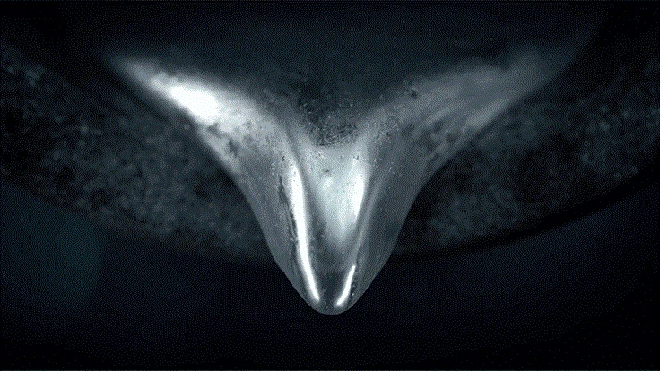 pouring molten aluminim